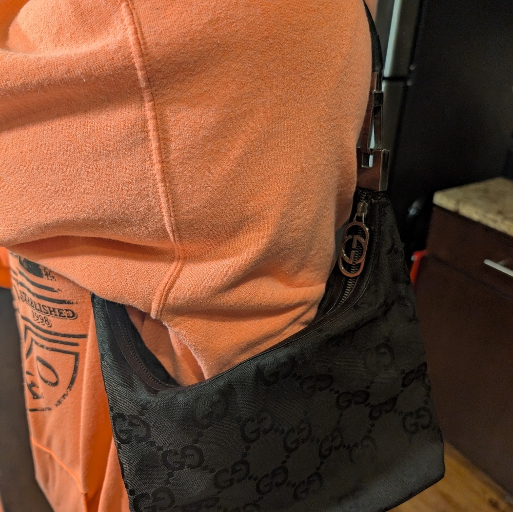 Gucci Black Women's Shoulder Bag  Authentic . Fabric  And Leather Silver Accents - Picture 11 of 12